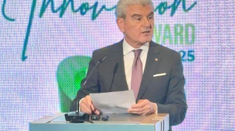 وزير الصناعة جو عيسى الخوري